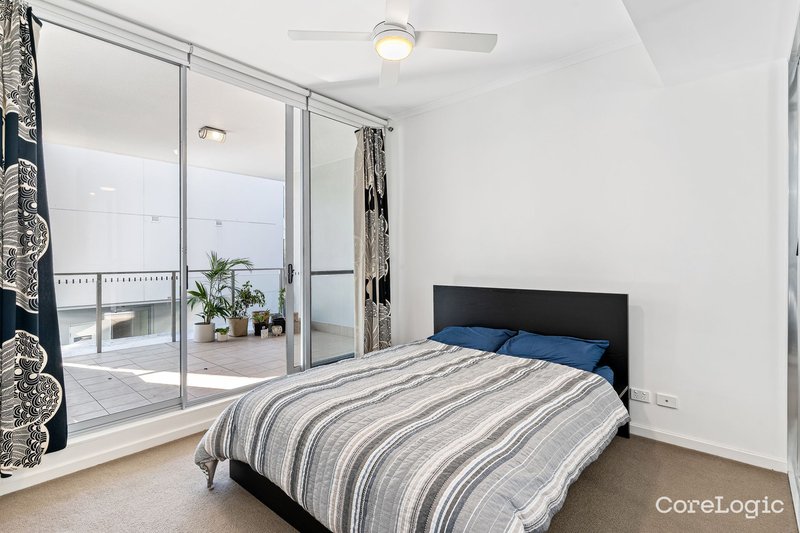 Photo - 5202/10 Sturdee Parade, Dee Why NSW 2099 - Image 5