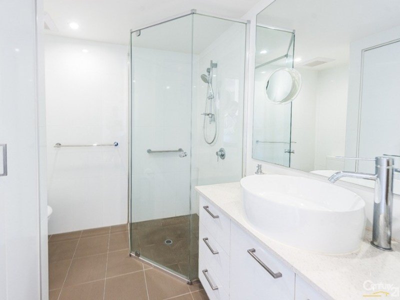 Photo - 5204/5 Emporio Place, Maroochydore QLD 4558 - Image 8