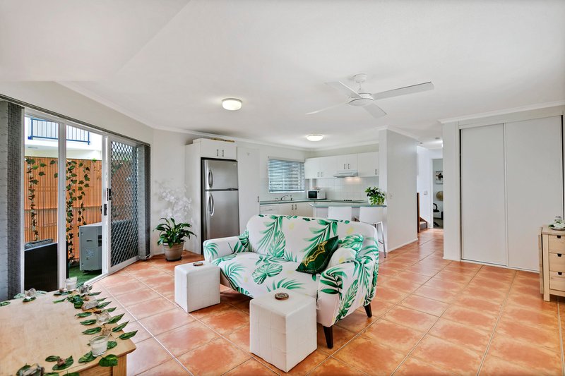 Photo - 5/205 Bradman Avenue, Maroochydore QLD 4558 - Image 2