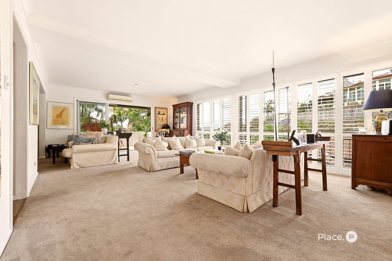 Photo - 5/21 Arran Avenue, Hamilton QLD 4007 - Image 2