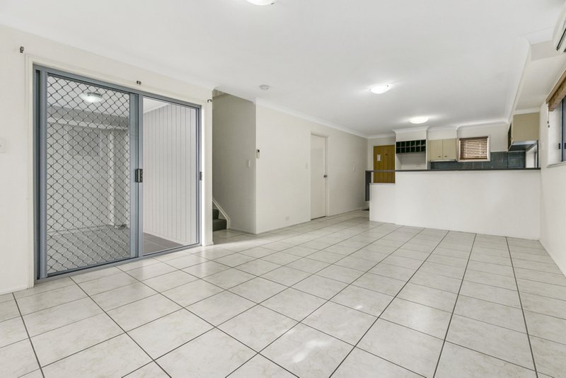 Photo - 5/21 Cunard Street, Holland Park QLD 4121 - Image 3