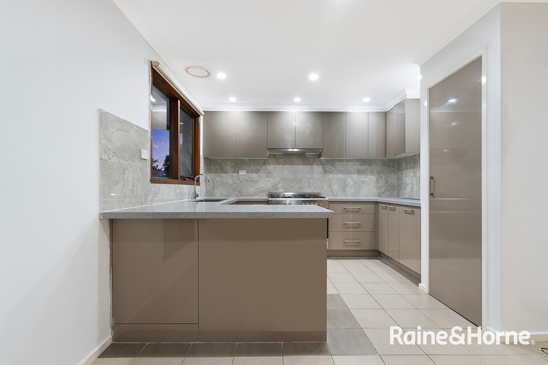 Photo - 5/21 Lyall Street, Cranbourne VIC 3977 - Image 3