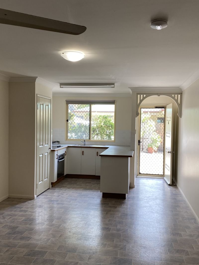 Photo - 5/21 Shaw Street, New Auckland QLD 4680 - Image 4