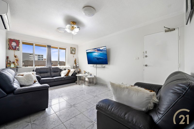 Photo - 5/21 York Street, Fairfield NSW 2165 - Image 2
