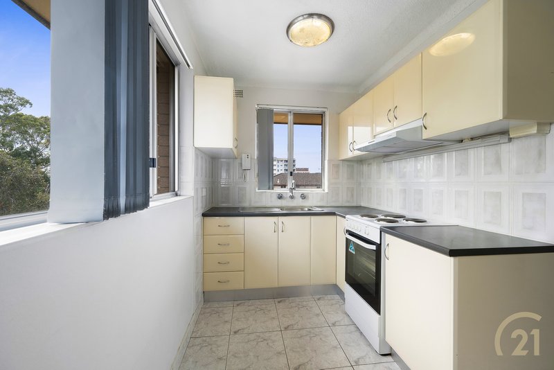 Photo - 5/21 York Street, Fairfield NSW 2165 - Image 3