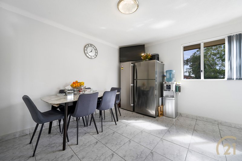 Photo - 5/21 York Street, Fairfield NSW 2165 - Image 4