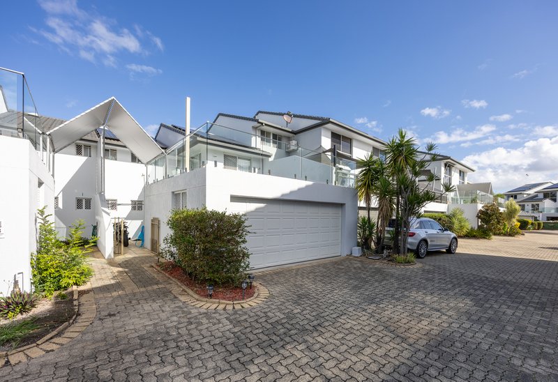 Photo - 52/100 Morala Avenue, Runaway Bay QLD 4216 - Image 1