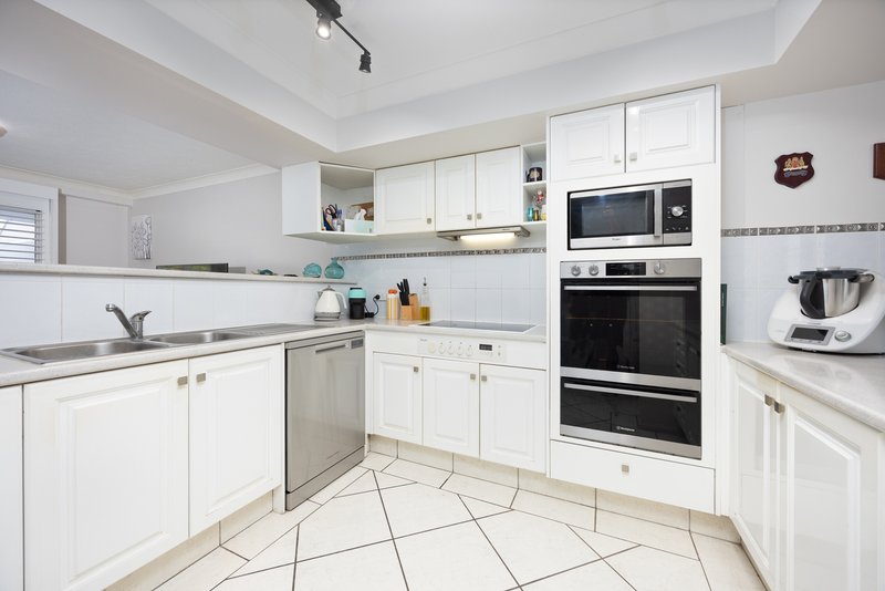 Photo - 52/100 Morala Avenue, Runaway Bay QLD 4216 - Image 2