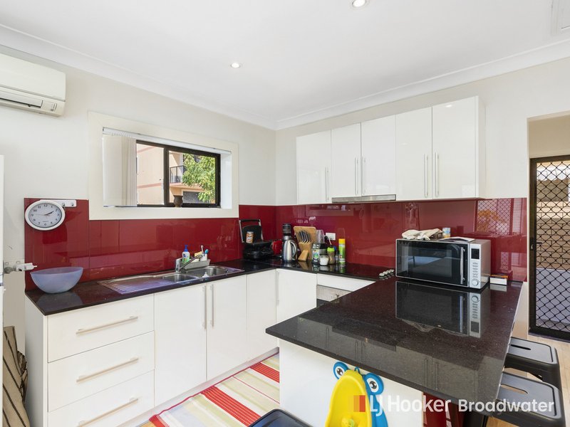 Photo - 5/213 Scarborough Street, Southport QLD 4215 - Image 2