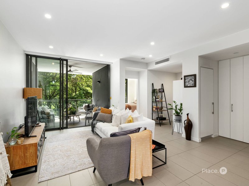 Photo - 5213/331 Macarthur Avenue, Hamilton QLD 4007 - Image 3