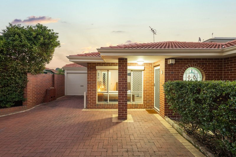 Photo - 5/219 North Beach Drive, Tuart Hill WA 6060 - Image 2