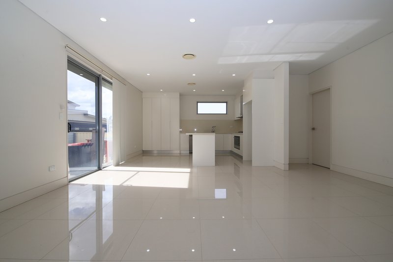 Photo - 5/22 Bouvardia Street, Punchbowl NSW 2196 - Image 1