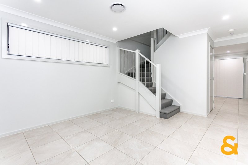 Photo - 5/22 Braddon Street, St Marys NSW 2760 - Image 2