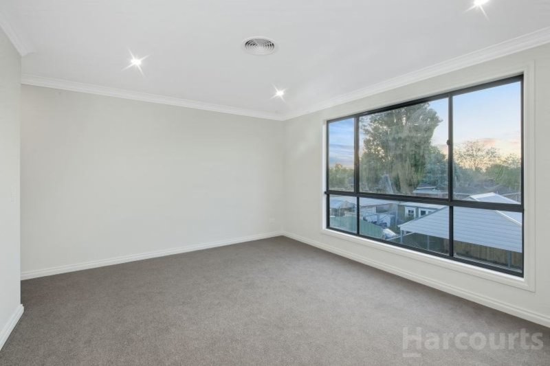 Photo - 522 Drummond Street South, Redan VIC 3350 - Image 7