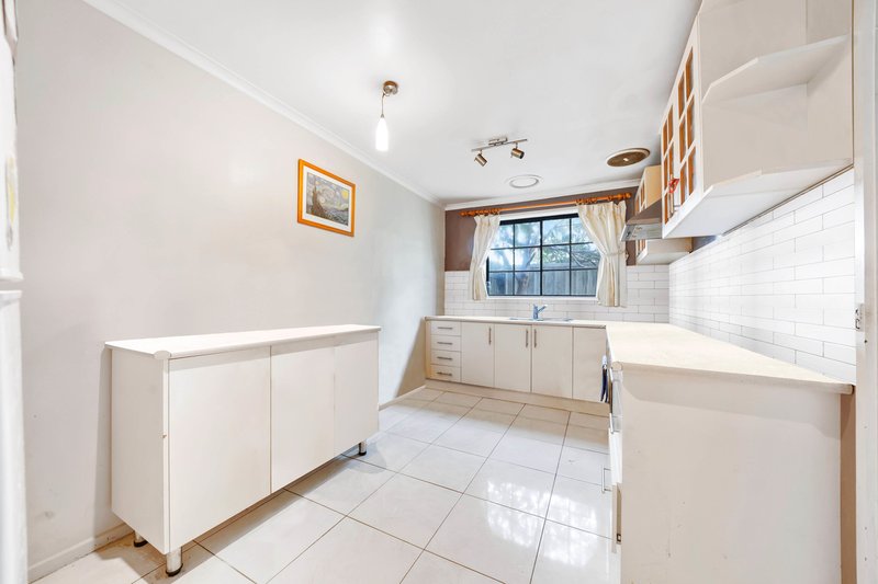 Photo - 5/22 Somerville Road, Hampton Park VIC 3976 - Image 2