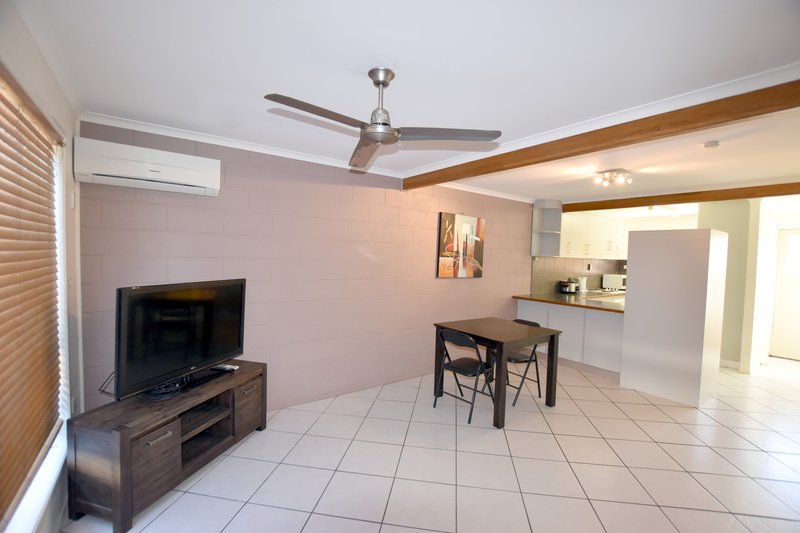 Photo - 5/222 Auckland Street, South Gladstone QLD 4680 - Image 2