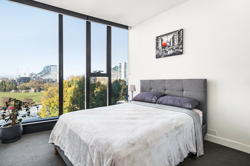 Photo - 522/555 St Kilda Road, Melbourne VIC 3004 - Image 6