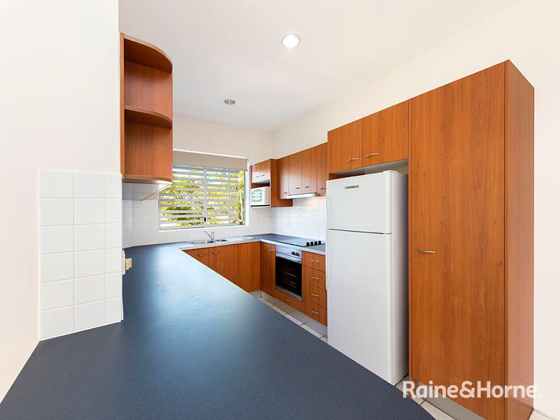 Photo - 5/23 Bellevue Terrace, St Lucia QLD 4067 - Image 2