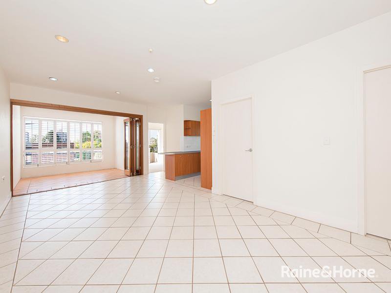 Photo - 5/23 Bellevue Terrace, St Lucia QLD 4067 - Image 3