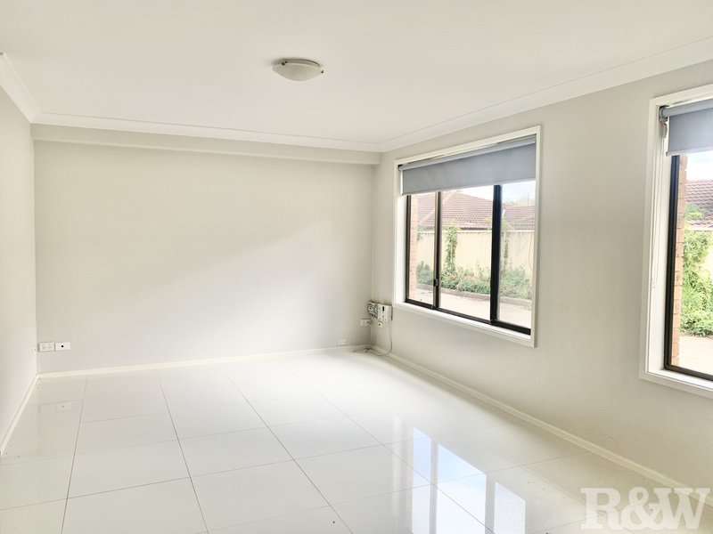 Photo - 5/23 Fifth Avenue, Blacktown NSW 2148 - Image 3
