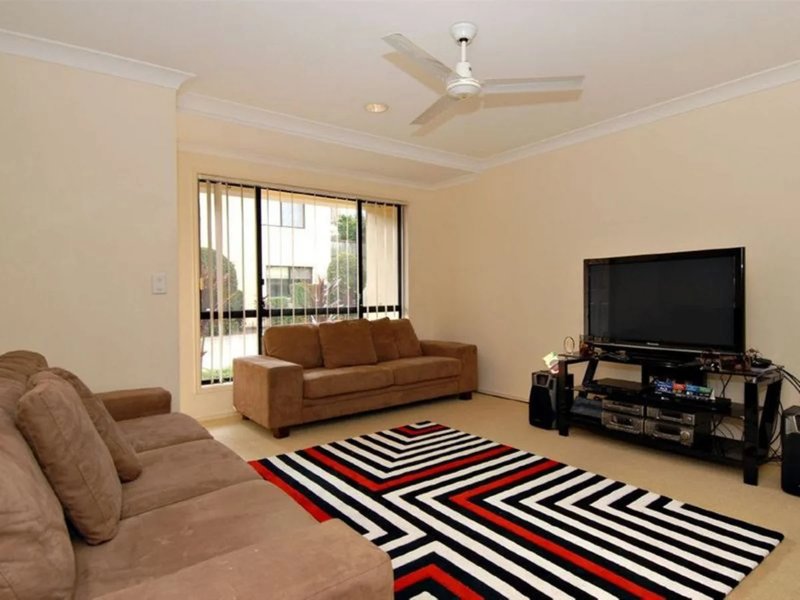 Photo - 5/232-234 Arrabri Avenue, Mount Ommaney QLD 4074 - Image 2