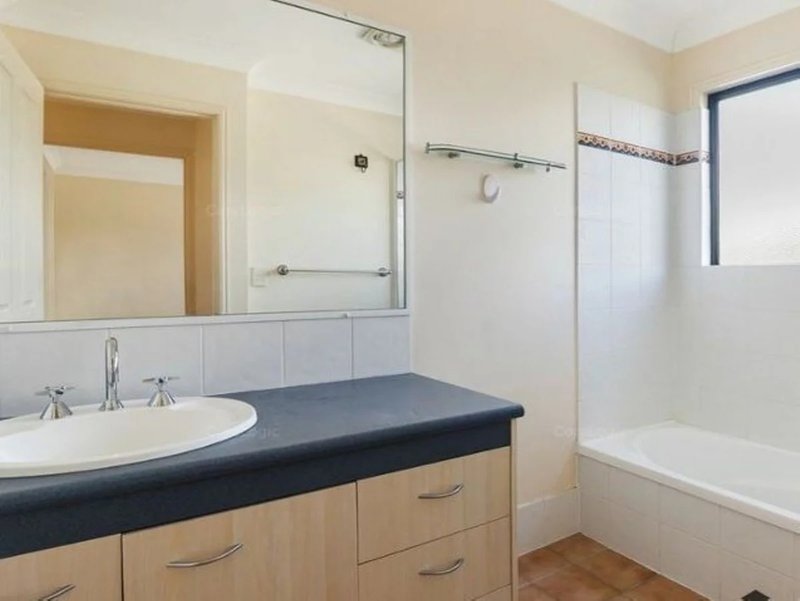 Photo - 5/232-234 Arrabri Avenue, Mount Ommaney QLD 4074 - Image 5