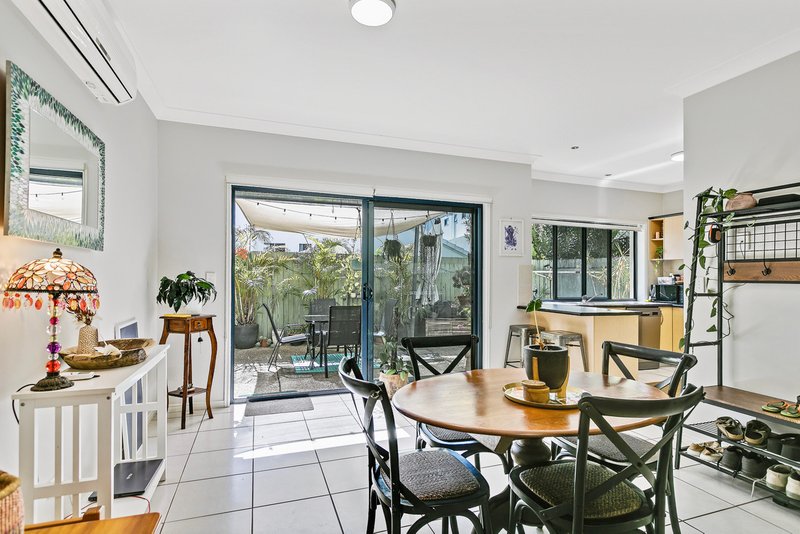 Photo - 5/236-238 Broadwater Avenue West , Maroochydore QLD 4558 - Image 5