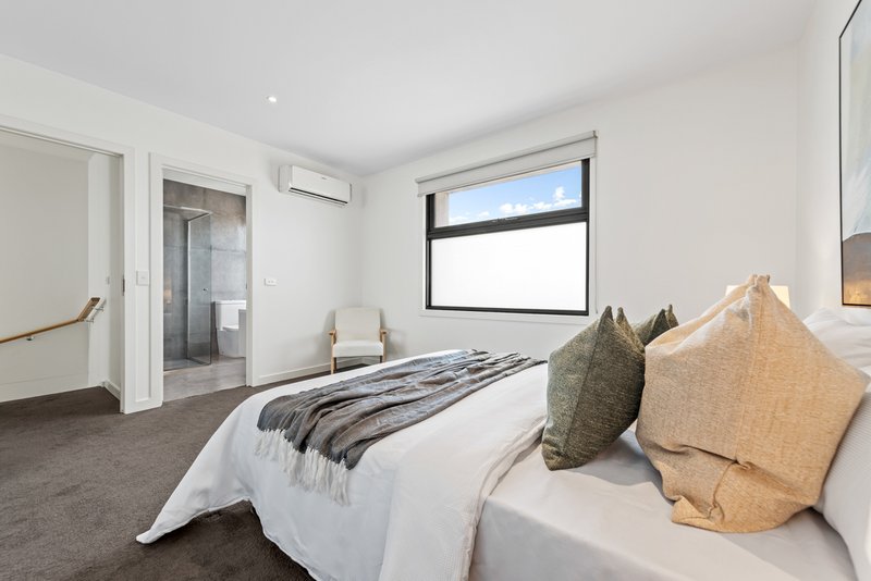 Photo - 5/238 Burwood Highway, Burwood VIC 3125 - Image 4