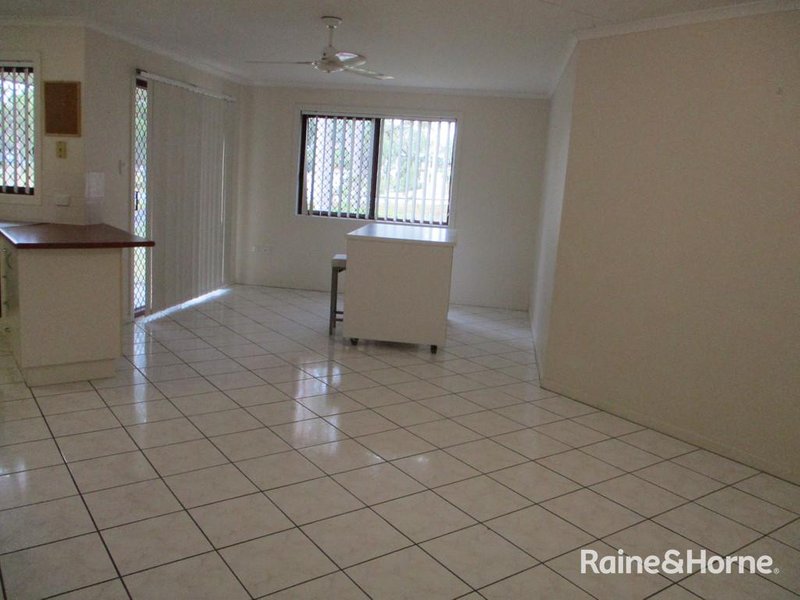 Photo - 5/239 Sun Valley Road, Kin Kora QLD 4680 - Image 3