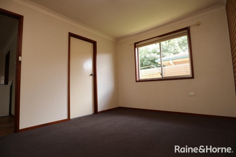 Photo - 5/24 Bulolo Street, Ashmont NSW 2650 - Image 6