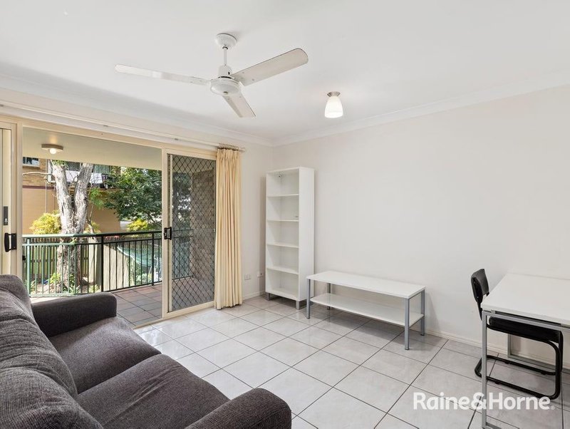 Photo - 5/24 Depper Street, St Lucia QLD 4067 - Image 2