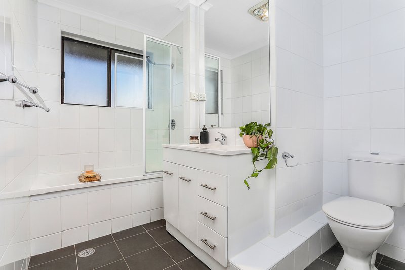 Photo - 5/24 Glen Street, Marrickville NSW 2204 - Image 6