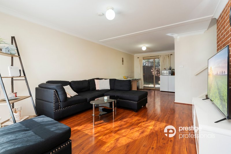 Photo - 5/24 Gunsynd Avenue, Casula NSW 2170 - Image 3