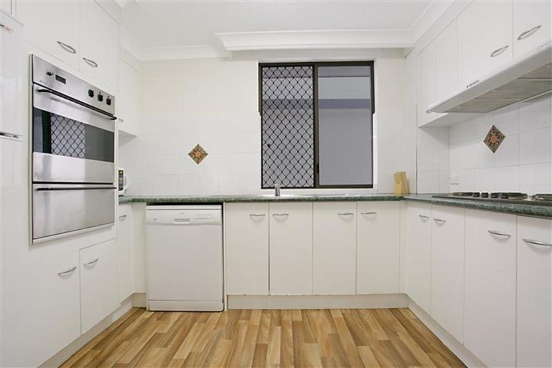 Photo - 5/24 Hamilton Avenue, Surfers Paradise QLD 4217 - Image 4