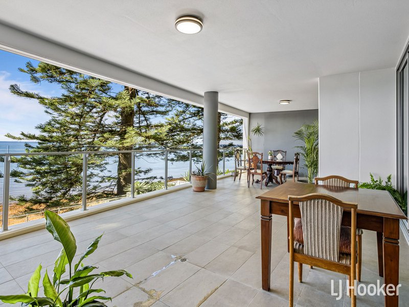 Photo - 5/24 Prince Edward Parade, Redcliffe QLD 4020 - Image 13