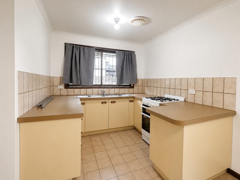 Photo - 5/241- 243 Westall Road, Clayton South VIC 3169 - Image 5