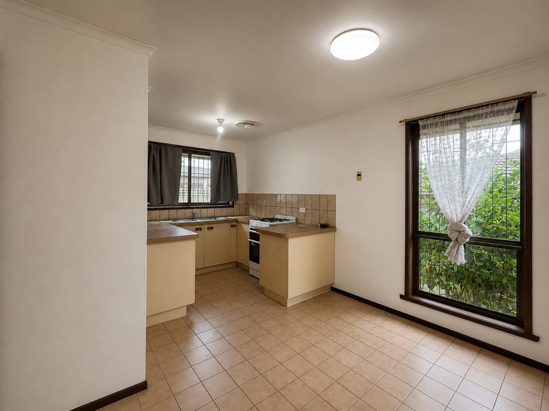 Photo - 5/241- 243 Westall Road, Clayton South VIC 3169 - Image 6