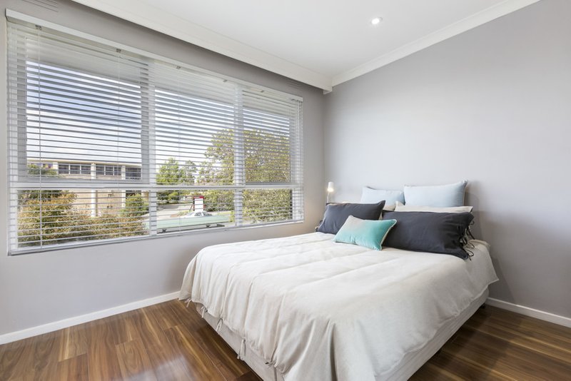 Photo - 5/243 Murrumbeena Road, Murrumbeena VIC 3163 - Image 3