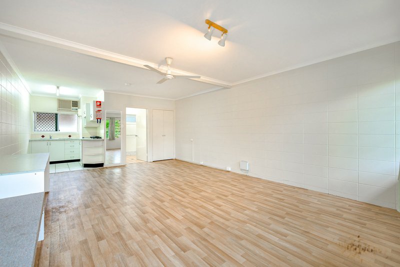 Photo - 5/249-251 Sheridan Street, Cairns North QLD 4870 - Image 3