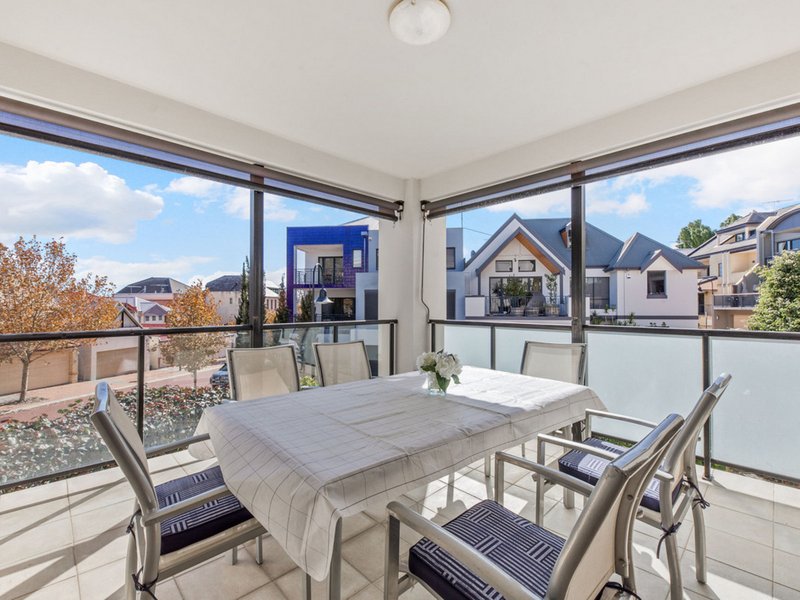 Photo - 5/25 Haig Park Circle, East Perth WA 6004 - Image 1