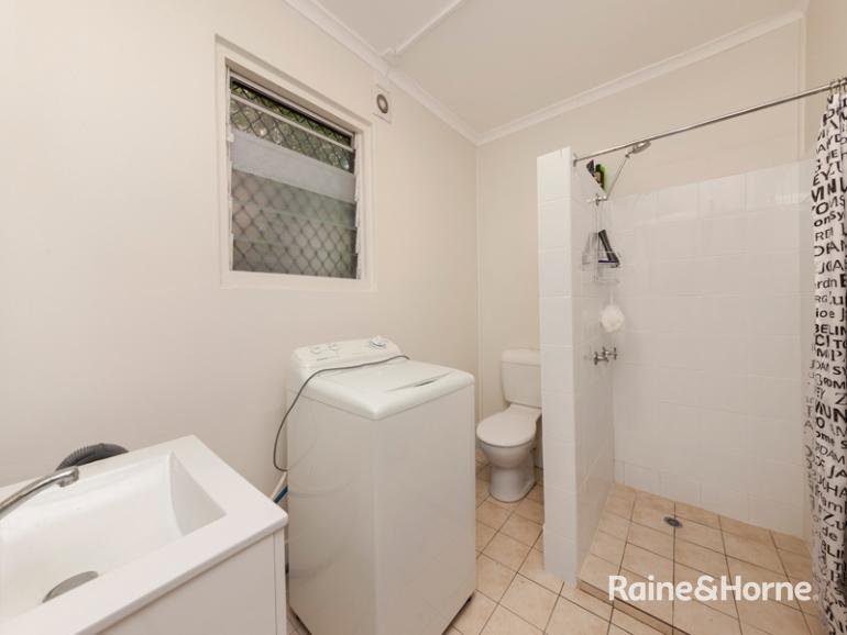 Photo - 5/25 Sir Fred Schonell Drive, St Lucia QLD 4067 - Image 6