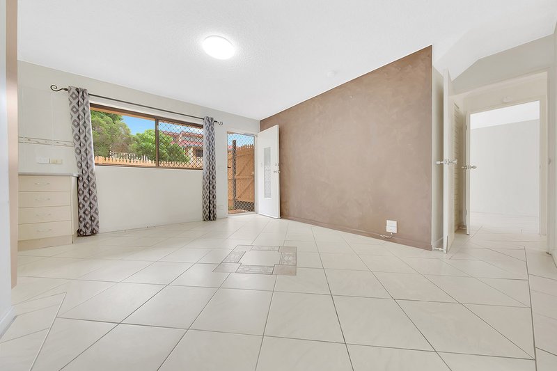 Photo - 5/253 Auckland Street, South Gladstone QLD 4680 - Image 5