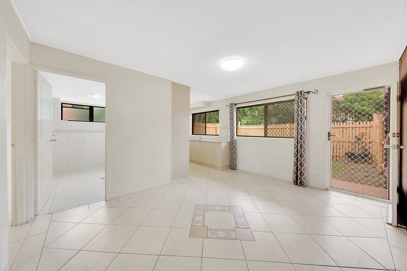 Photo - 5/253 Auckland Street, South Gladstone QLD 4680 - Image 8