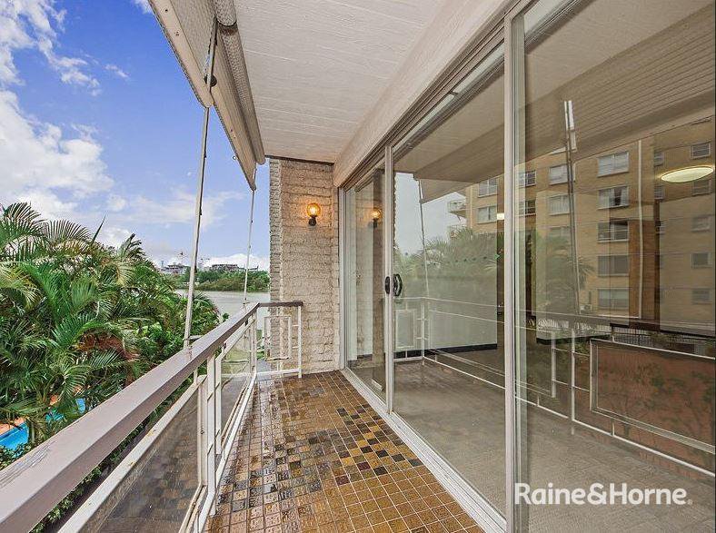 Photo - 5/26 Brisbane Street, Toowong QLD 4066 - Image 3