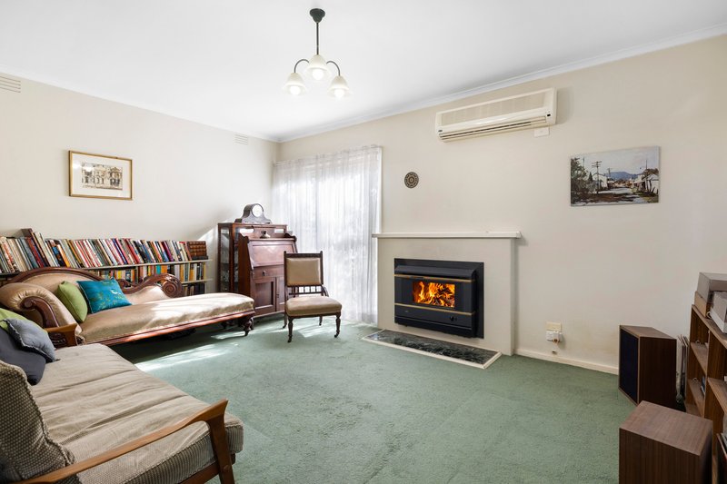Photo - 526 High Street Road, Mount Waverley VIC 3149 - Image 8
