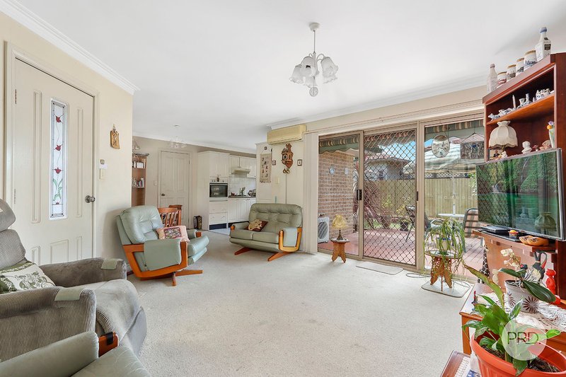 Photo - 5/26 Park Street, Peakhurst NSW 2210 - Image 3