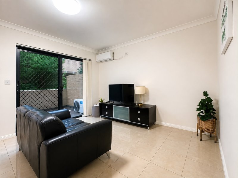 Photo - 5/26 Pitt Street, Parramatta NSW 2150 - Image 2