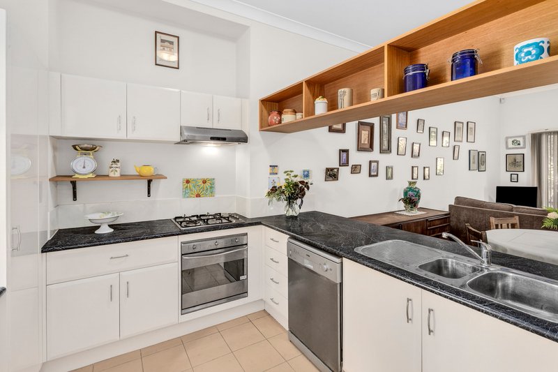 Photo - 5/27-29 Cannons Parade, Forestville NSW 2087 - Image 2