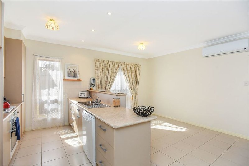 Photo - 5/27-29 Seaview Road, Victor Harbor SA 5211 - Image 4