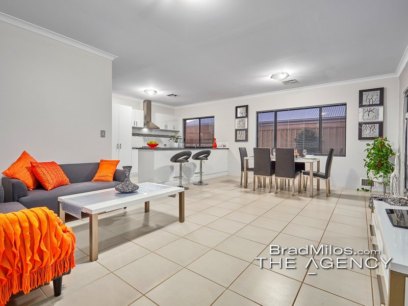 Photo - 5/27 Apium Mews, Lake Coogee WA 6166 - Image 3